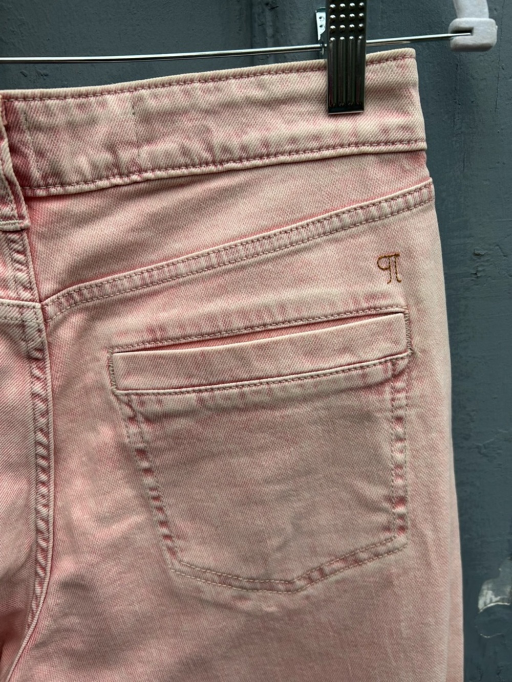 Pilcro Pink Cuffed Oversized High-Rise Wide-Leg Jeans, size 26 - Picture 9 of 13